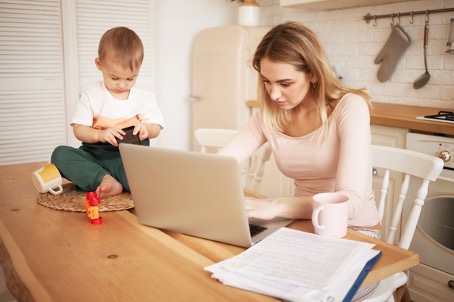 COVID 19 related stress in parents: food parenting practices and child snack intake during the COVID-19 pandemic