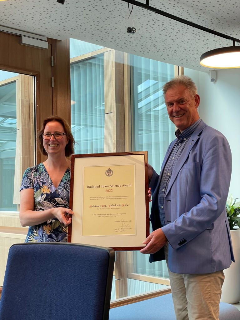 Jackie Rector RAD-bloggers winnen Radboud Team Science Award! – Over RAD blog